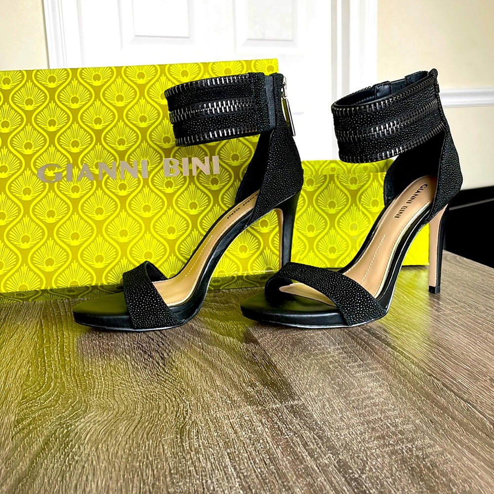 Gianni Bini Ankle Strap Heels